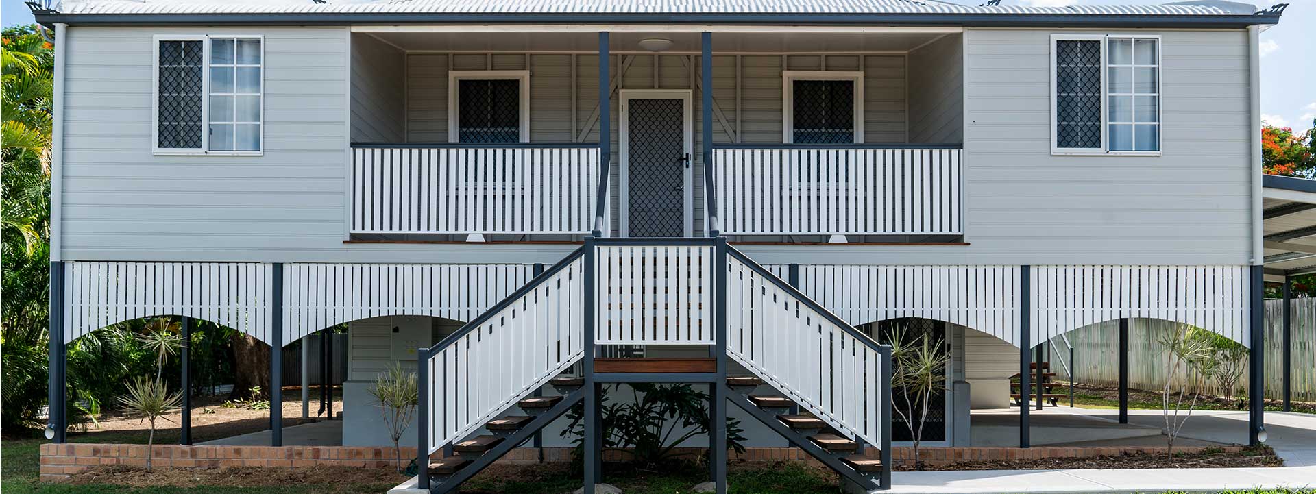 Brisbane Decks and Stairs - Carpenter and Builder logo